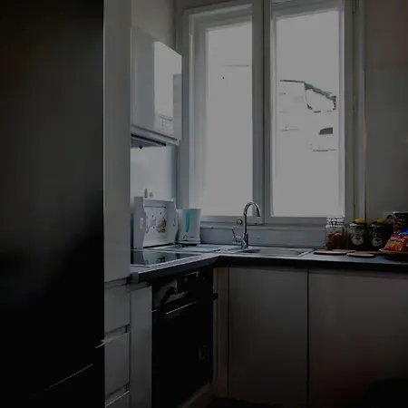 Modern Si Spatios Boekarest
