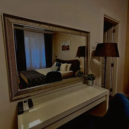 Modern Si Spatios * Boekarest